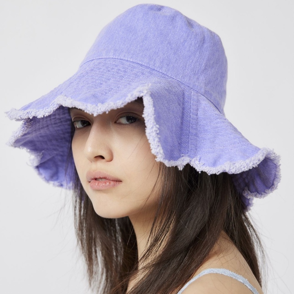 UO Scalloped Bucket Hat